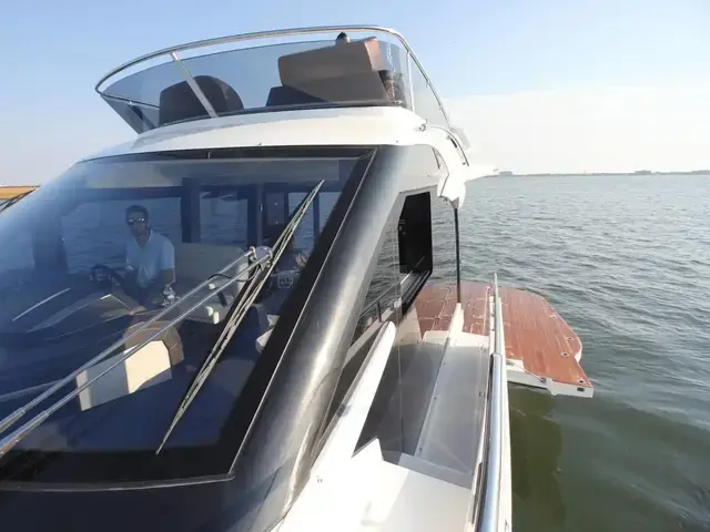 Galeon 400 Fly