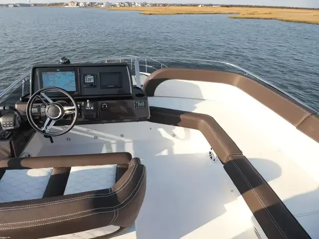 Galeon 400 Fly