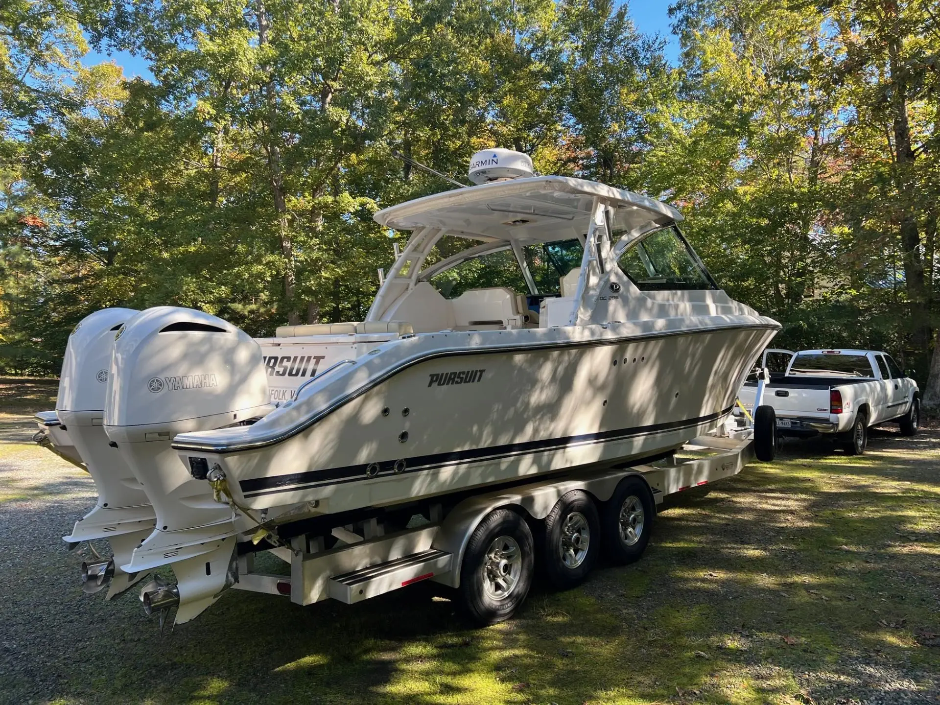 2017 Pursuit 295 dual console