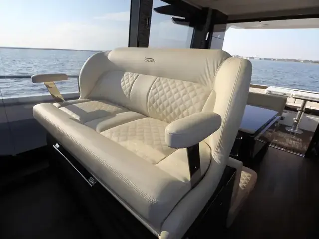 Galeon 400 Fly