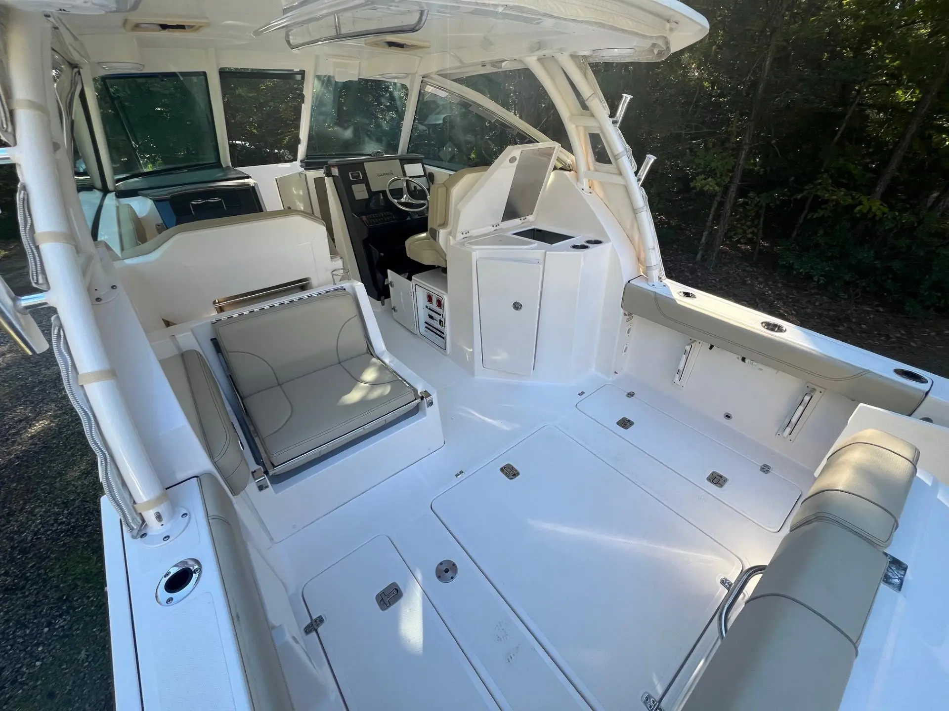 2017 Pursuit 295 dual console