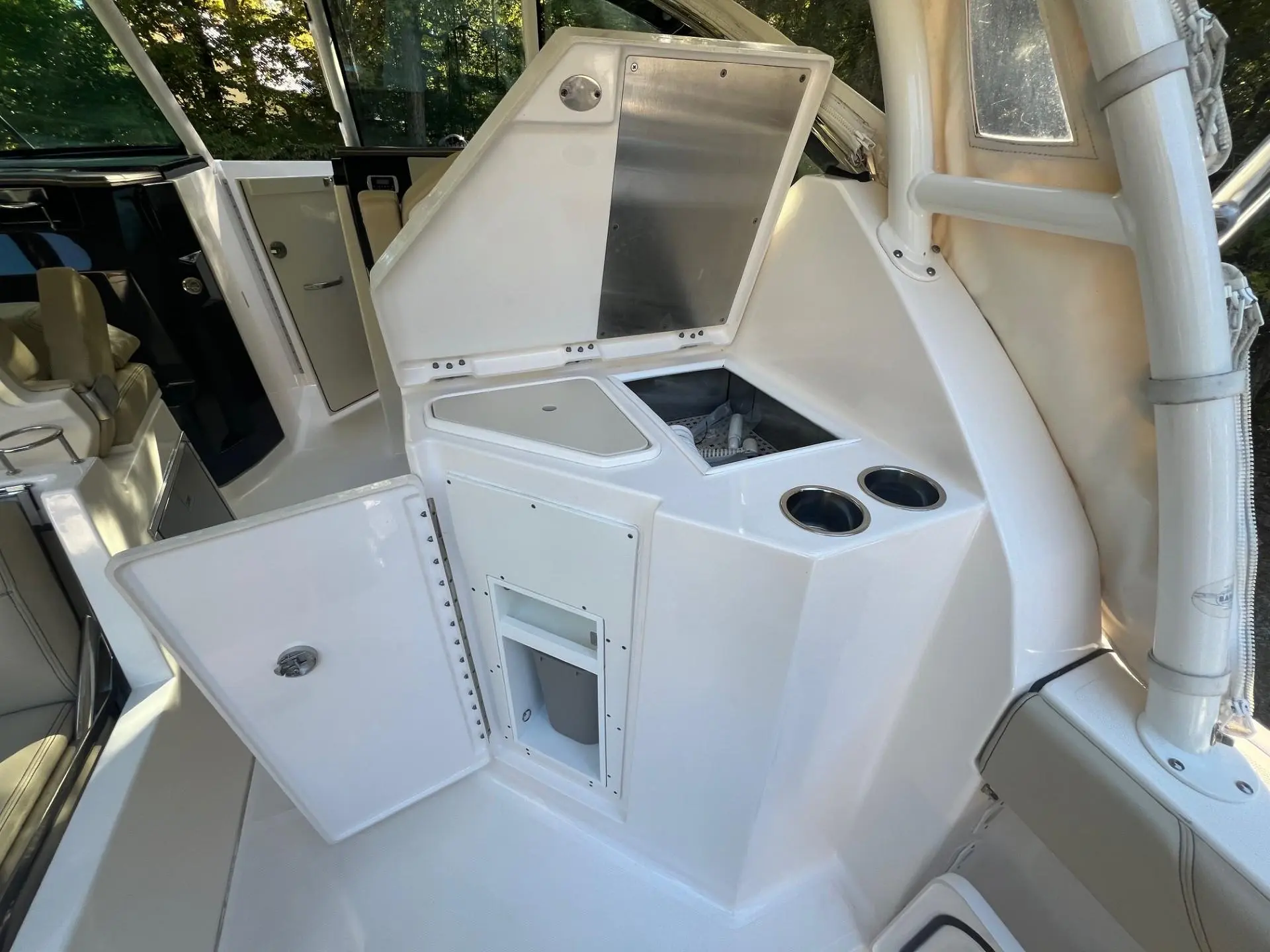 2017 Pursuit 295 dual console