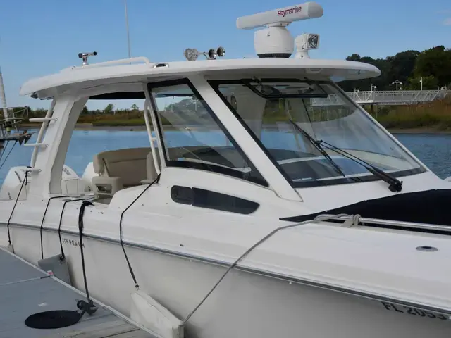 Boston Whaler 350 Realm