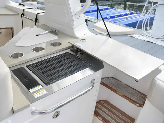 Boston Whaler 350 Realm