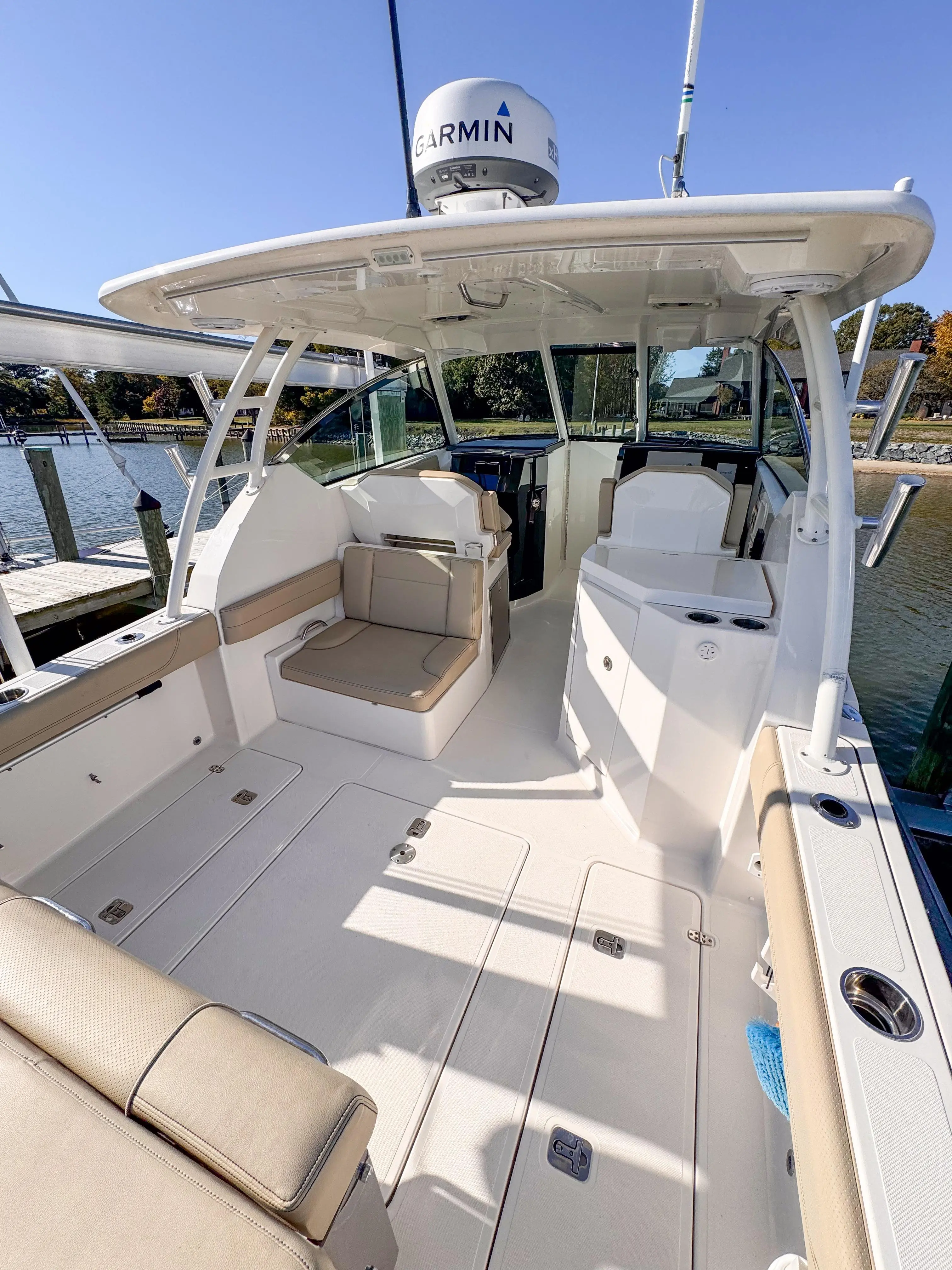 2018 Pursuit 295 dual console