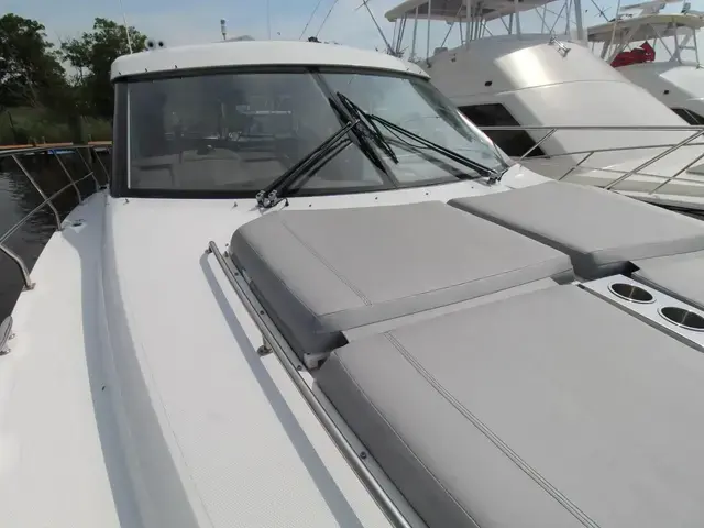 Cruisers Yachts 45 Cantius