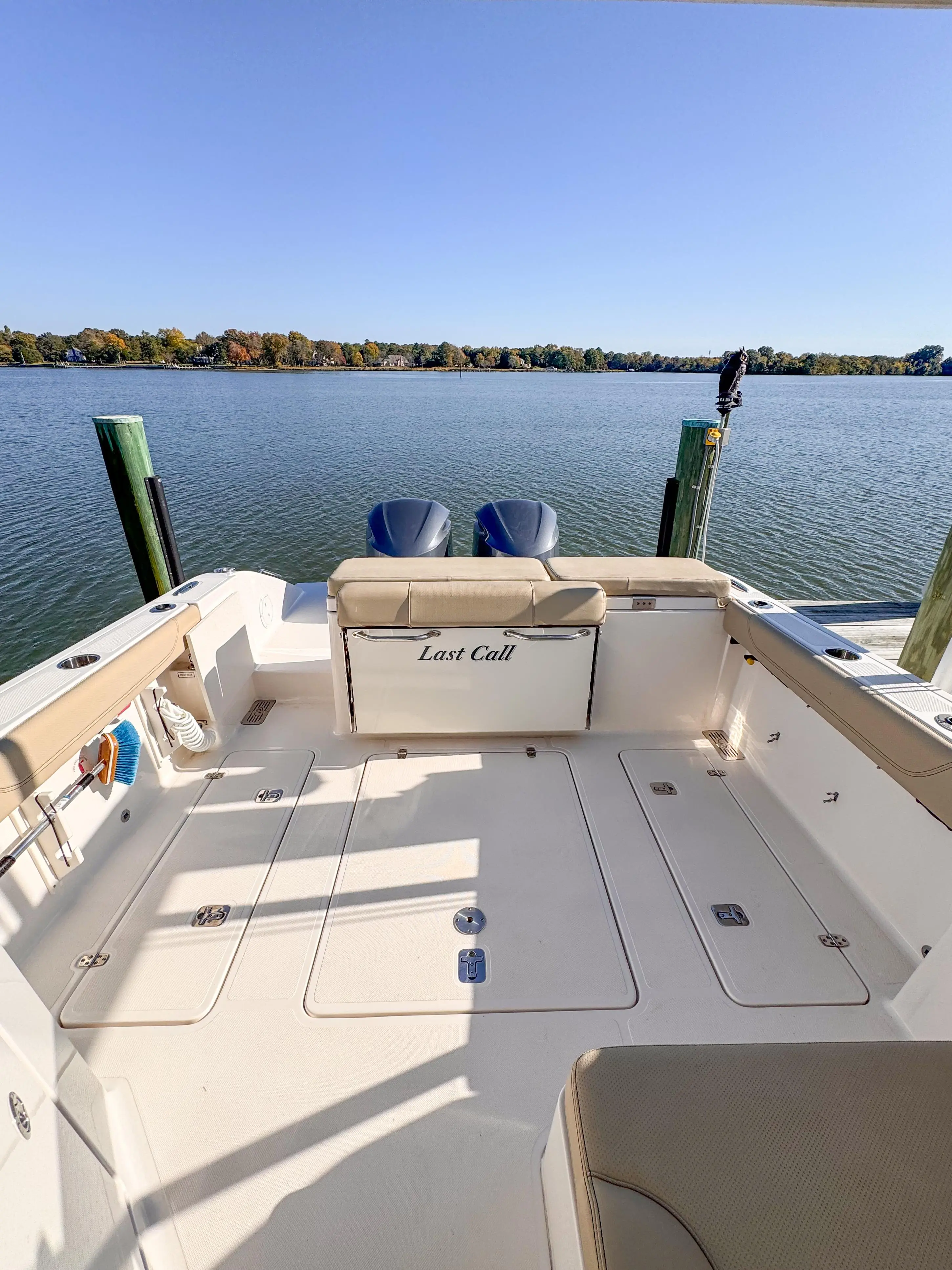 2018 Pursuit 295 dual console