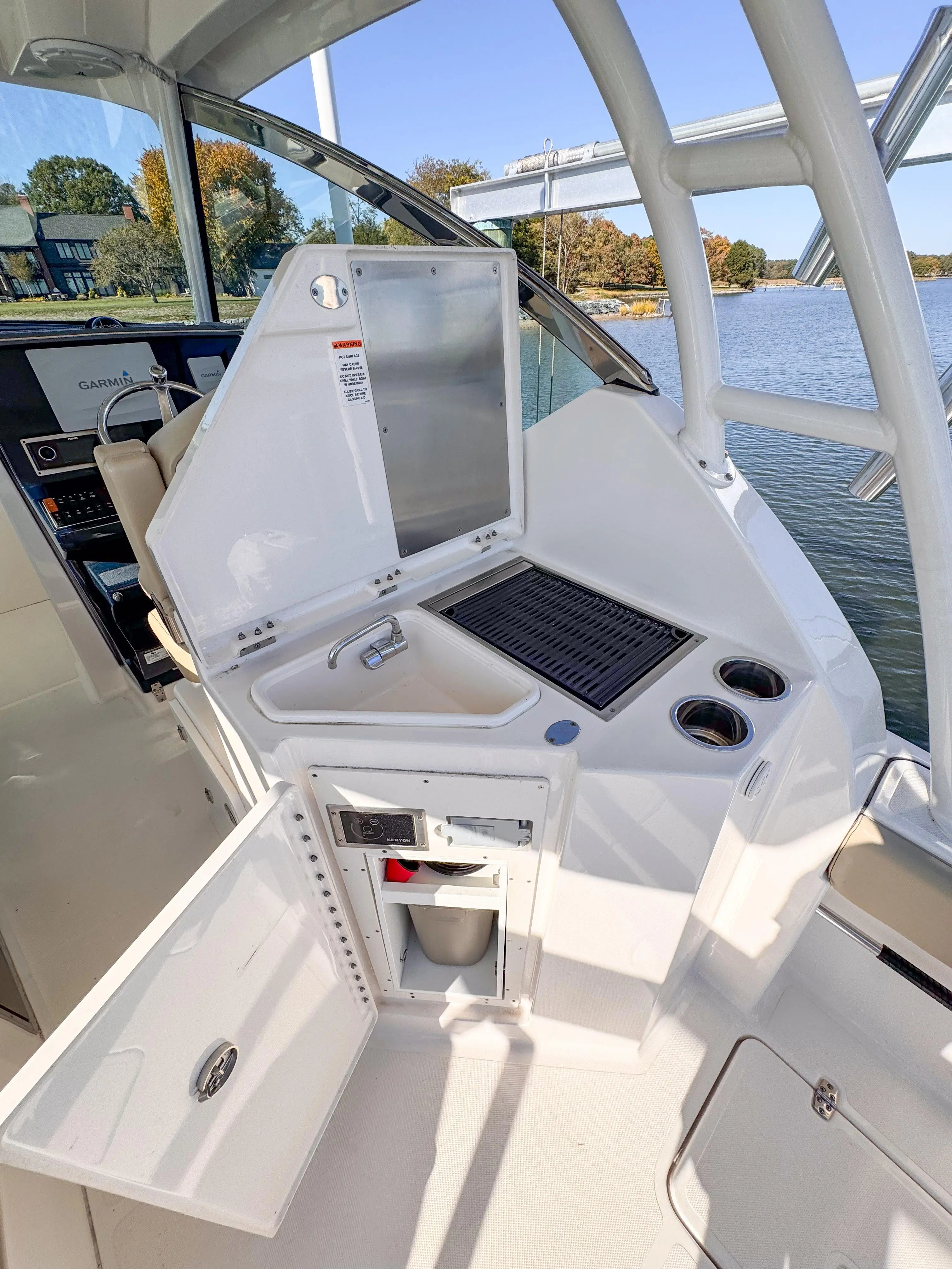 2018 Pursuit 295 dual console