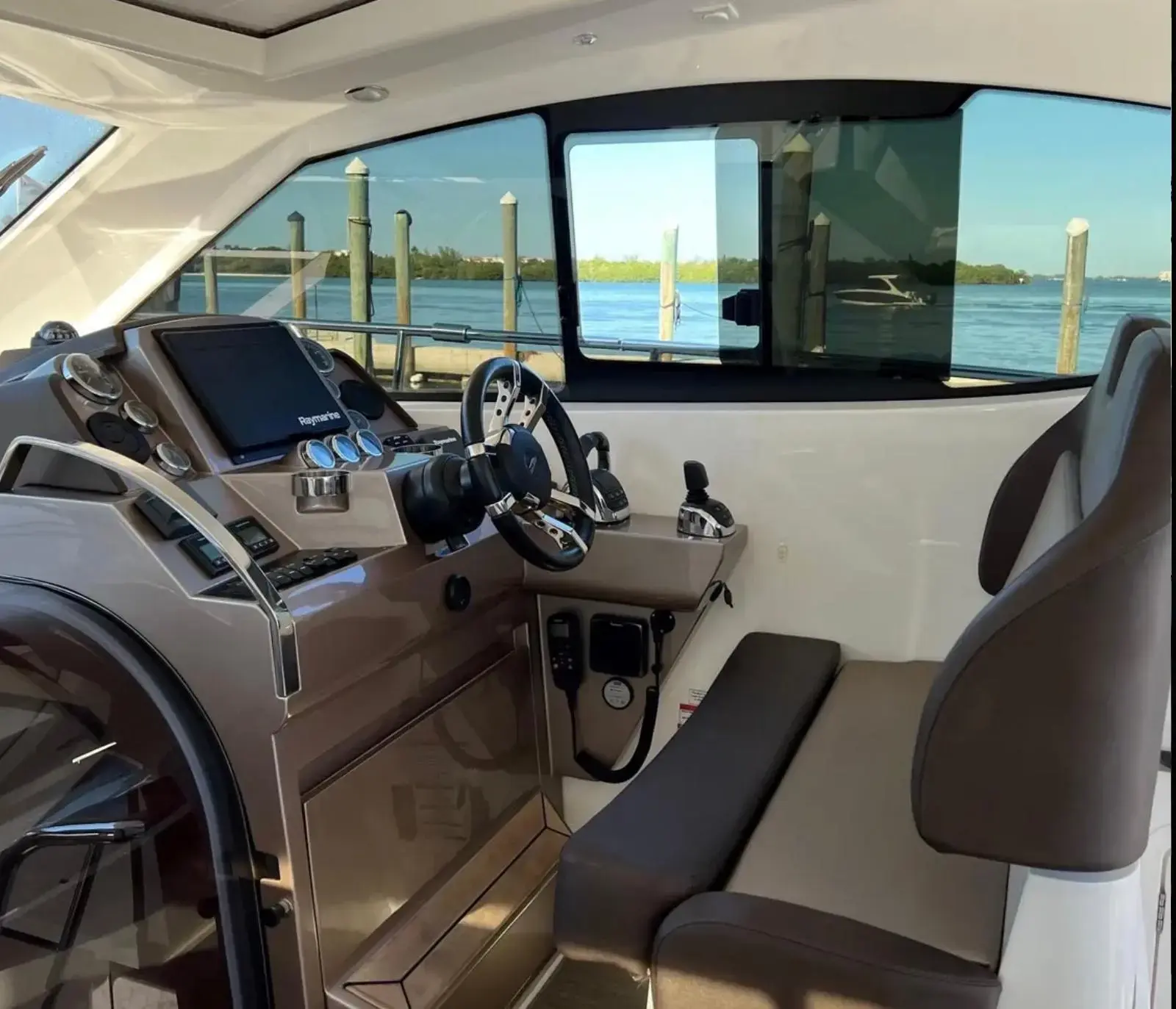 2017 Galeon 385 hts