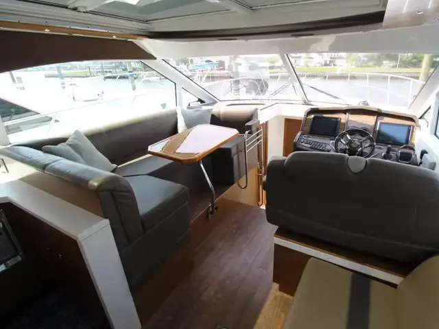 Cruisers Yachts 45 Cantius