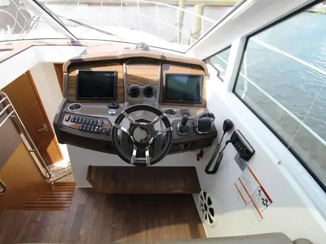 Cruisers Yachts 45 Cantius