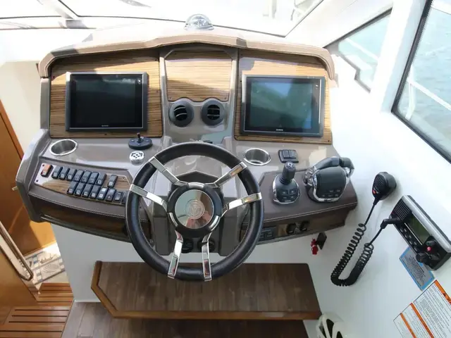 Cruisers Yachts 45 Cantius