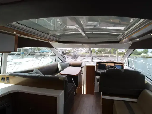 Cruisers Yachts 45 Cantius