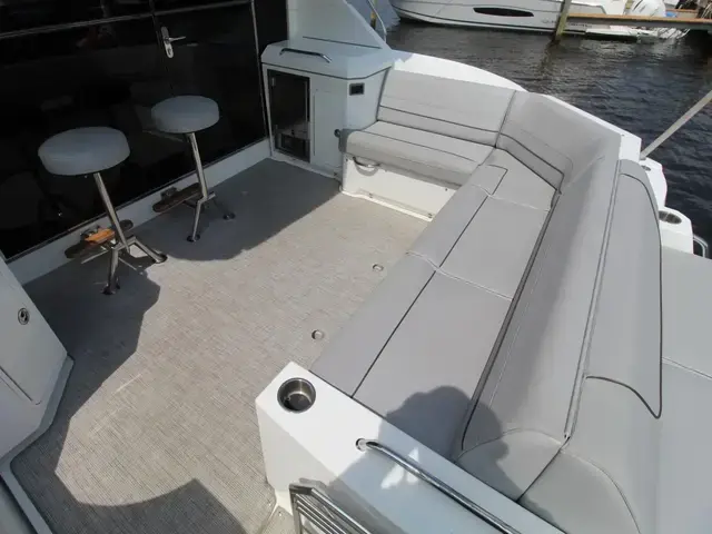 Cruisers Yachts 45 Cantius