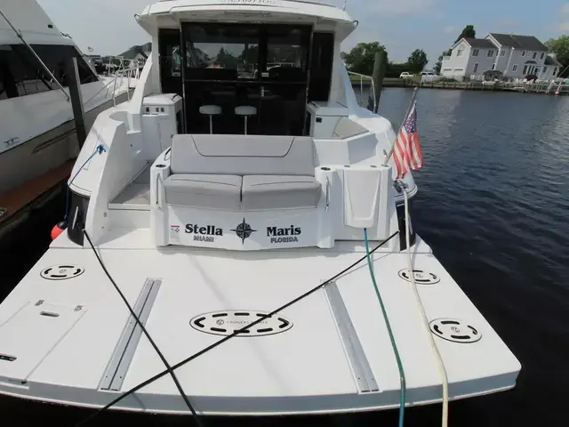 Cruisers Yachts 45 Cantius