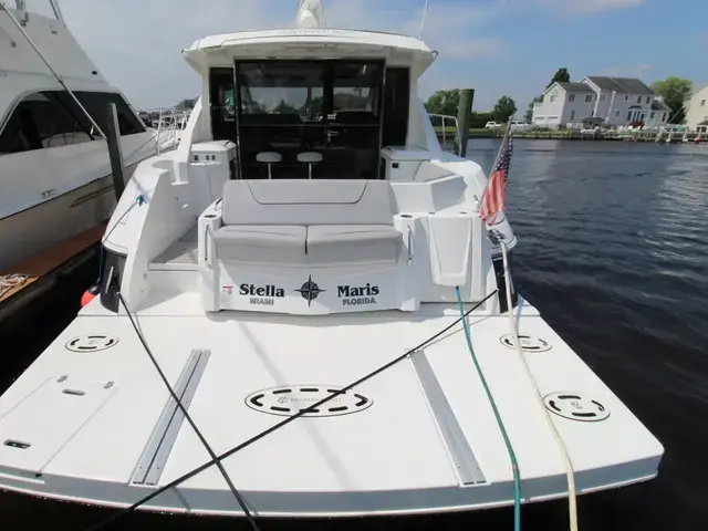 Cruisers Yachts 45 Cantius