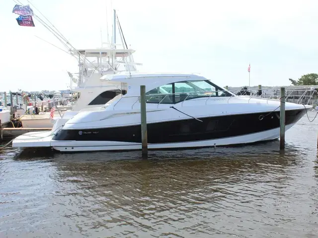 Cruisers Yachts 45 Cantius