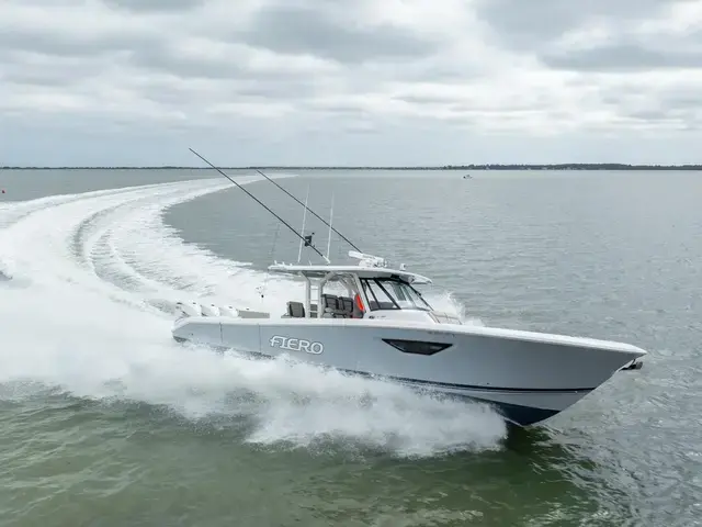 Pursuit S 428 Sport