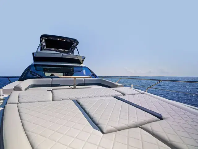 Fairline Squadron 68