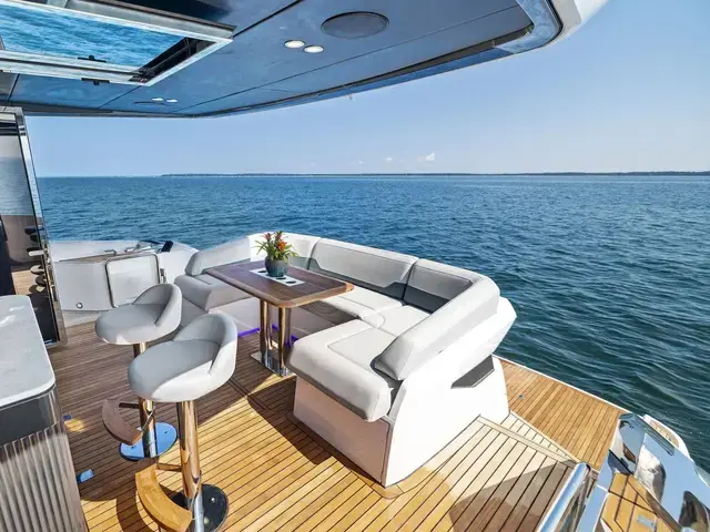 Fairline Squadron 68