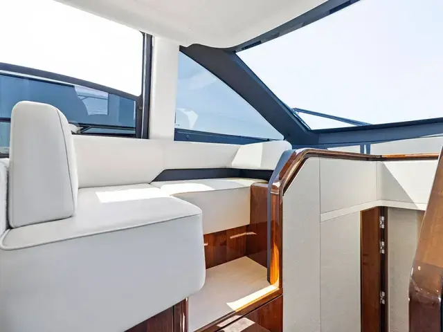 Fairline Squadron 68