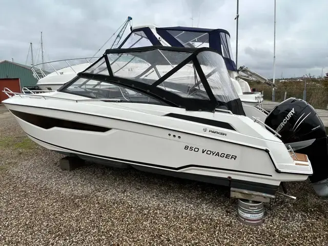 Parker Boats 850 Voyager