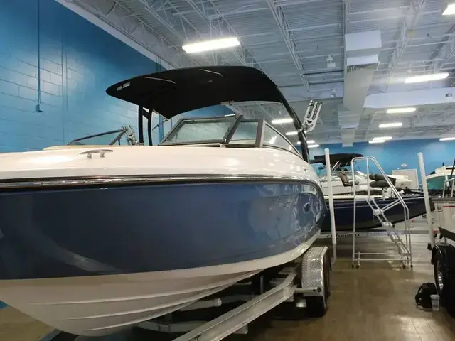 Sea Ray SPX 230