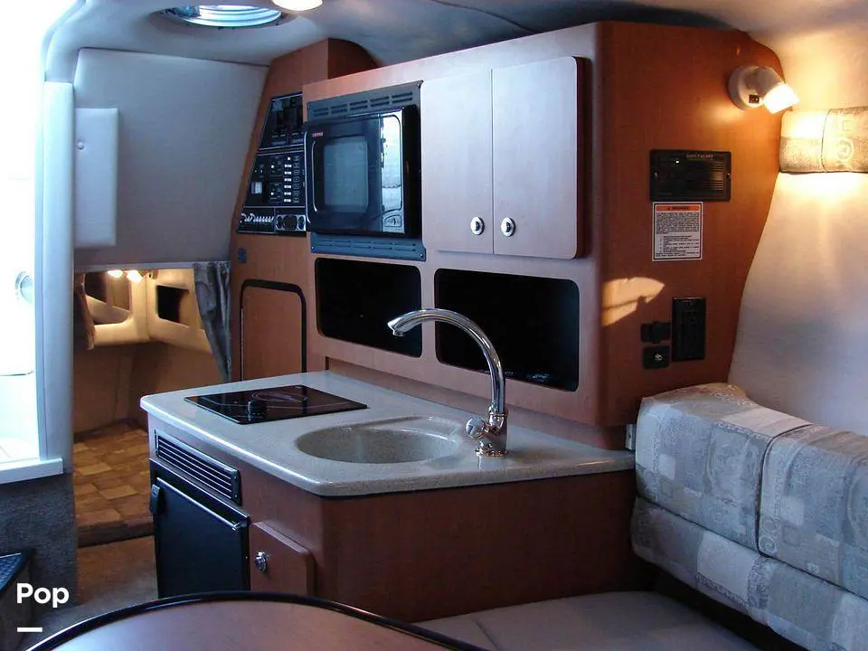 2005 Crownline 270 cr