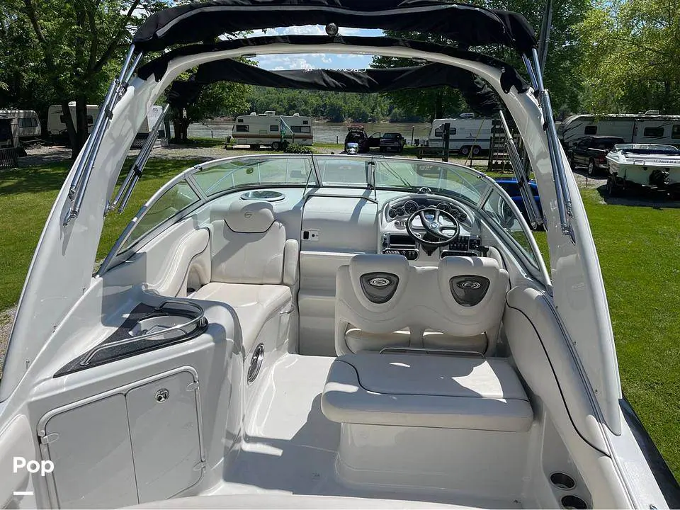 2005 Crownline 270 cr