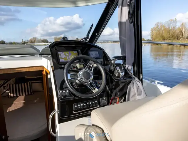 Jeanneau Merry Fisher 895