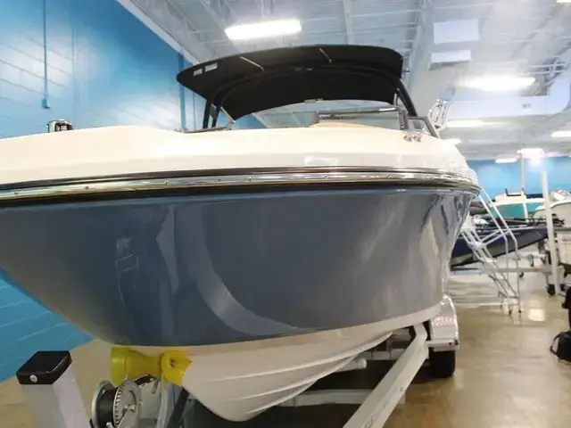 Sea Ray SPX 230