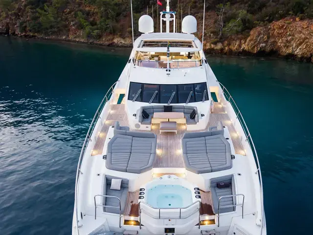 Sunseeker 116 Yacht