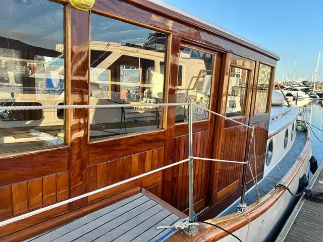 Classic Gentleman's Motor Yacht