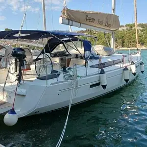 2017 Jeanneau Sun Odyssey 519