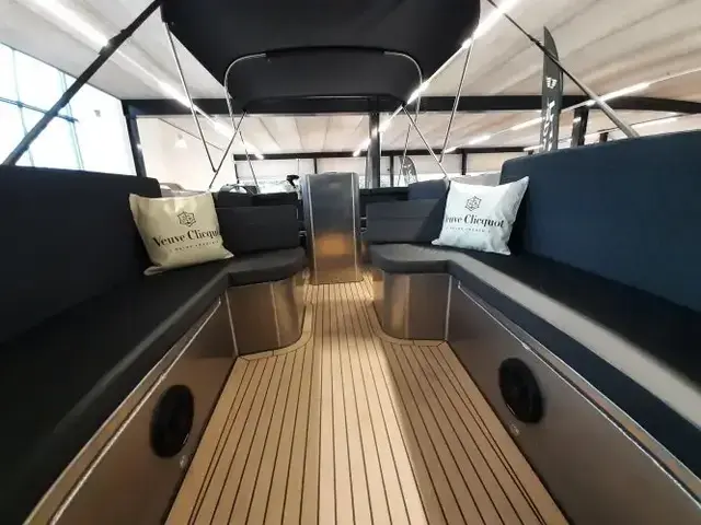 Luxury Tender 65