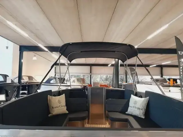 Luxury Tender 65