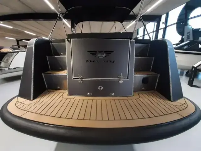 Luxury Tender 65