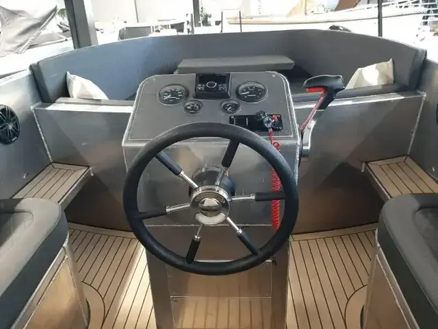 Luxury Tender 65