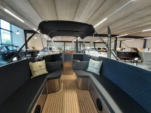 Luxury Tender 65