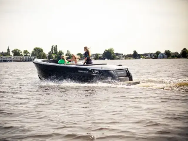 Topcraft 605 Tender