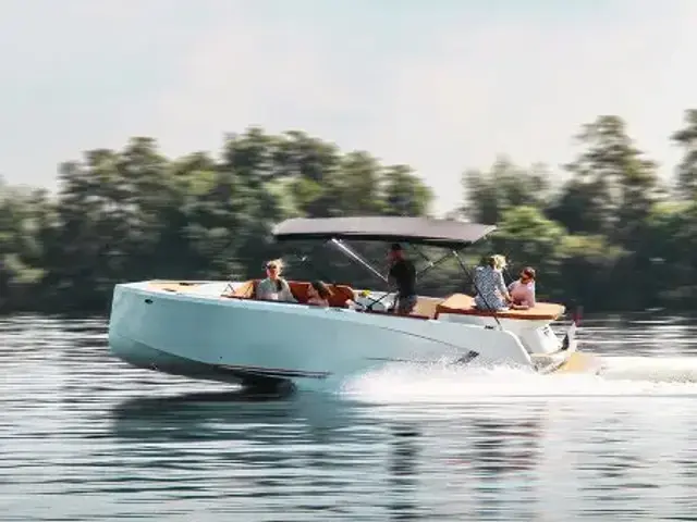 Luxury Tender 77