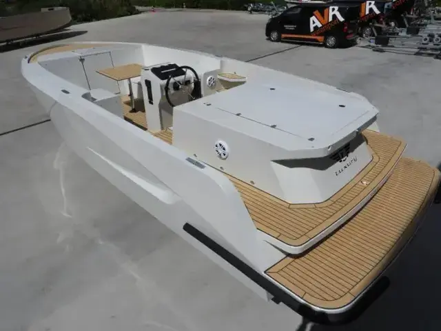 Luxury Tender 77