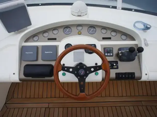 Fairline Squadron 55