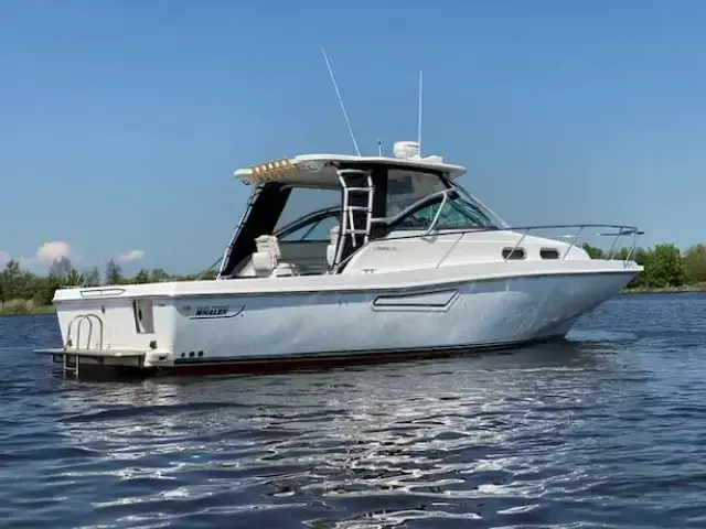 Boston Whaler Defiance 34