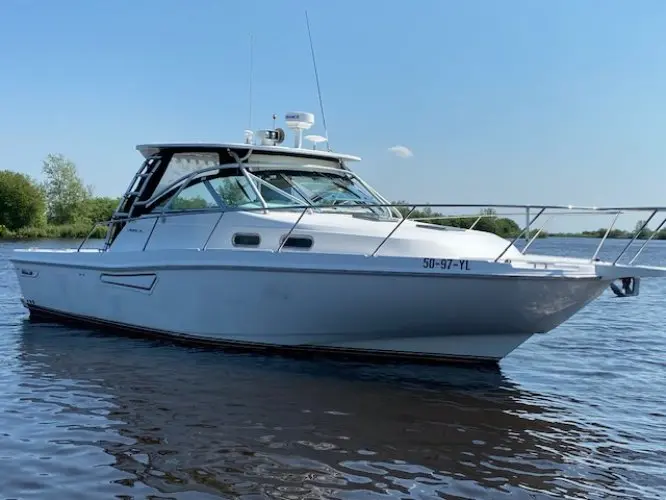 2005 Boston Whaler defiance 34