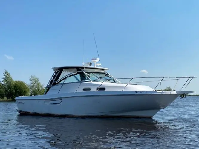 2005 Boston Whaler defiance 34