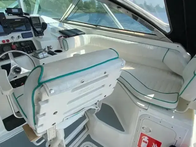 Boston Whaler Defiance 34