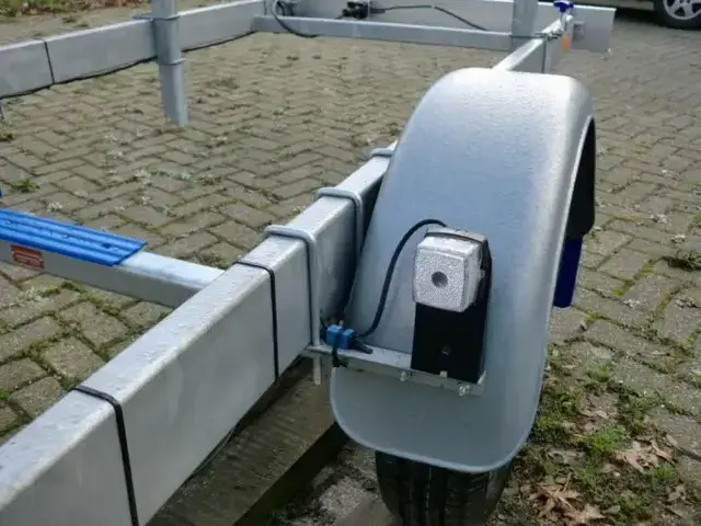 ZEILBOOT TRAILER 1350 BUDGET