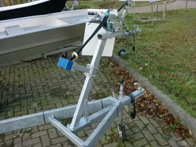 ZEILBOOT TRAILER 1350 BUDGET