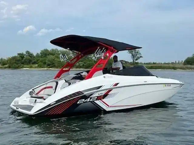 Yamaha 242x